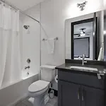 Blue Dreams 4 Bedroom 4.5 Bath With Rooftop Lounge Holiday home Nashville