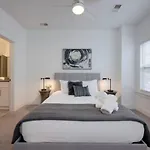 Minutes To Broadway Modern Gated Townhome Nashville
