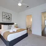 Minutes To Broadway Modern Gated Townhome * Nashville