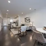 Minutes To Broadway Modern Gated Townhome Holiday home Nashville