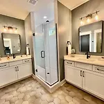 Modern Downtown Brand New Great Location Nashville