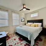 Holiday home Modern Downtown Brand New Great Location Nashville
