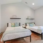 Music Finest In Edgehill 2500 Square Feet Holiday home *