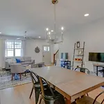 Holiday home Music Finest In Edgehill 2500 Square Feet *