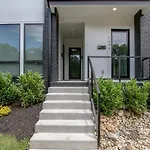 Large Impressive Townhome Private Viewing Terrace