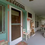 Petite Vintage Charmer Trendy East Holiday home