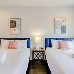 Music Hangout With Rooftop Views And Game Holiday home Nashville