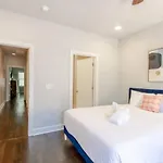 Music Hangout With Rooftop Views And Game Holiday home *