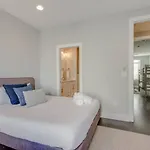 Relaxing Urban Escape Minutes To Downtown Holiday home