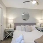 Relaxing Urban Escape Minutes To Downtown Holiday home *