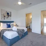 Holiday home Minutes To Broadway Stunning Townhome *