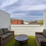 Slick Floor Deck Walk To Gulch And Downtown
