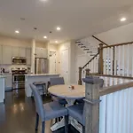 Stylish Private Rooftop Perfect Location Nashville