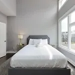 Southside Extraordinaire Walk To Gulch Lux Four Bedroom * Nashville