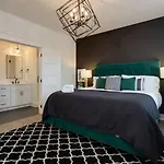 Super Luxury Maximum Space Gorgeous Decor * Nashville