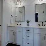 Super Luxury Maximum Space Gorgeous Decor Nashville