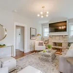 Holiday home The Pink Door Beauty Stunning And Fresh Nashville