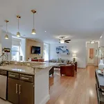 The Downtown Delight Holiday home