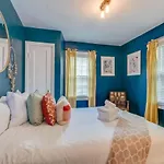 Unique And Stylish East 3 Bedroom 2.5 Bath Holiday home *