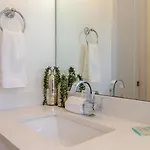 Modern Townhome With Gorgeous Patio Space Holiday home Nashville