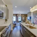 Modern Townhome With Gorgeous Patio Space *