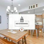 Holiday home Vibrant Trendy Two Bedroom Near Marathon Village Nashville