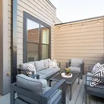 East Nash Superstar- Skyline Views Terrace- Mural Nashville