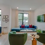 East Nash Superstar- Skyline Views Terrace- Mural Holiday home Nashville