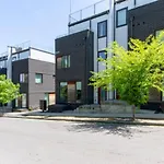 Nostalgic Vibes - City View - Rooftop Balcon