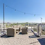 Nostalgic Vibes - City View - Rooftop Balcon