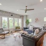 Howdy House New And Trendy With Rooftop Deck *