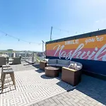 Nostalgic Vibes - View - Rooftop Balcon Nashville