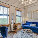 Amazing Amenities And Location - 1 Bedroom Apartment