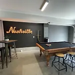Holiday home North Hideaway- Game Room- Spacious *