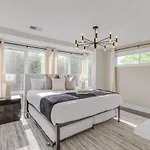 Holiday home North Hideaway- Game Room- Spacious *