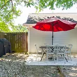 East Nash Enclave Movie Private Yard * Nashville