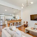 Holiday home East Nash Enclave Movie Private Yard