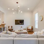 Holiday home East Nash Enclave Movie Private Yard *