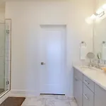 Sleek Large Retreat 9 Beds Modern Kitchen *