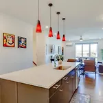Sleek Large Retreat 9 Beds Modern Kitchen * Nashville