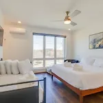 Holiday home Sleek Large Retreat 9 Beds Modern Kitchen