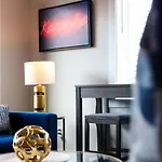 Sapphire Loft 4 Bedroom 4.5 Bath Rooftop Patio