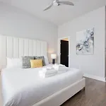 Holiday home Sapphire Loft 4 Bedroom 4.5 Bath Rooftop Patio *
