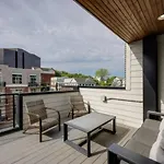 Sapphire Loft 4 Bedroom 4.5 Bath Rooftop Patio Holiday home
