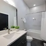 Sapphire Loft 4 Bedroom 4.5 Bath Rooftop Patio * Nashville