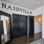Nashvilla Townhome Gigantic Rooftop Pure Luxury Holiday home Nashville