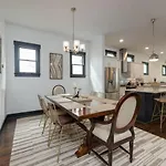 Tranquil East Nash Escape - Pool Table