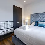 Holiday home Cerulean Oasis - Rooftop Views - Heart Of The