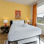 Cowgirl Up 4bd 4.5bth Rooftop Views *