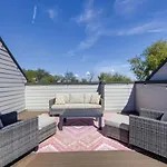 Dolly And Denim 4 Bedroom 4.5 Bath With Spacious Rooftop